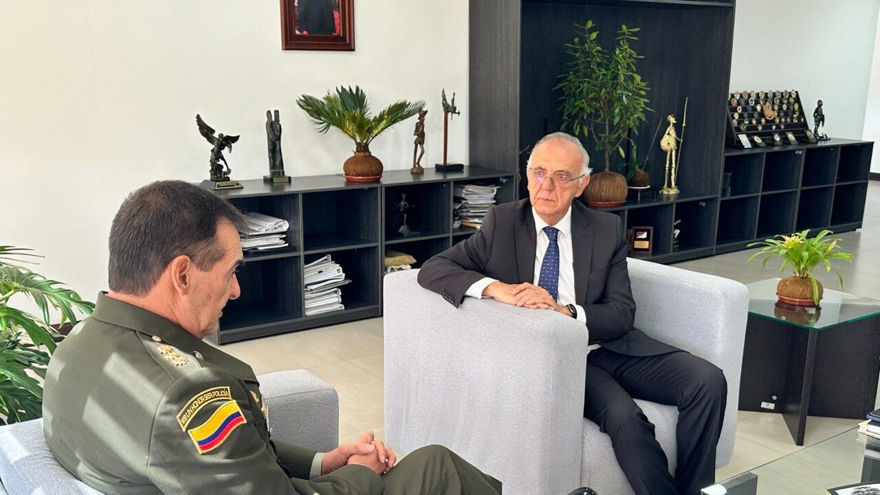 La Policía Nacional adelanta las investigaciones pertinentes frente a las denuncias de las "chuzadas" ilegales.