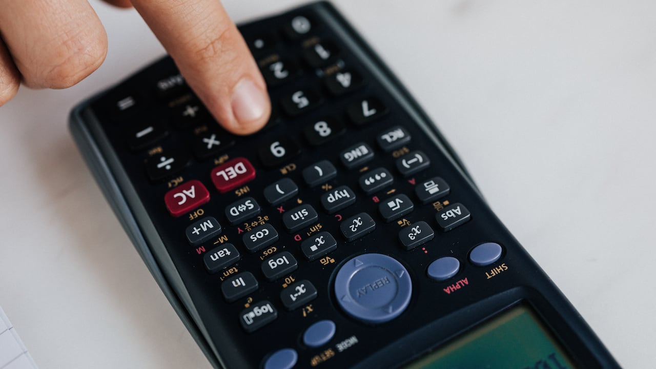 El trading en Colombia está experimentando un crecimiento significativo, impulsado por el acceso a plataformas en línea, el interés en criptomonedas, el uso de herramientas tecnológicas, la regulación y la educación en trading.