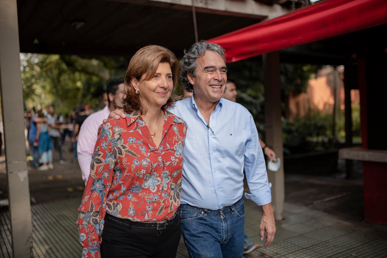 María Ángela Holguín y Sergio Fajardo.