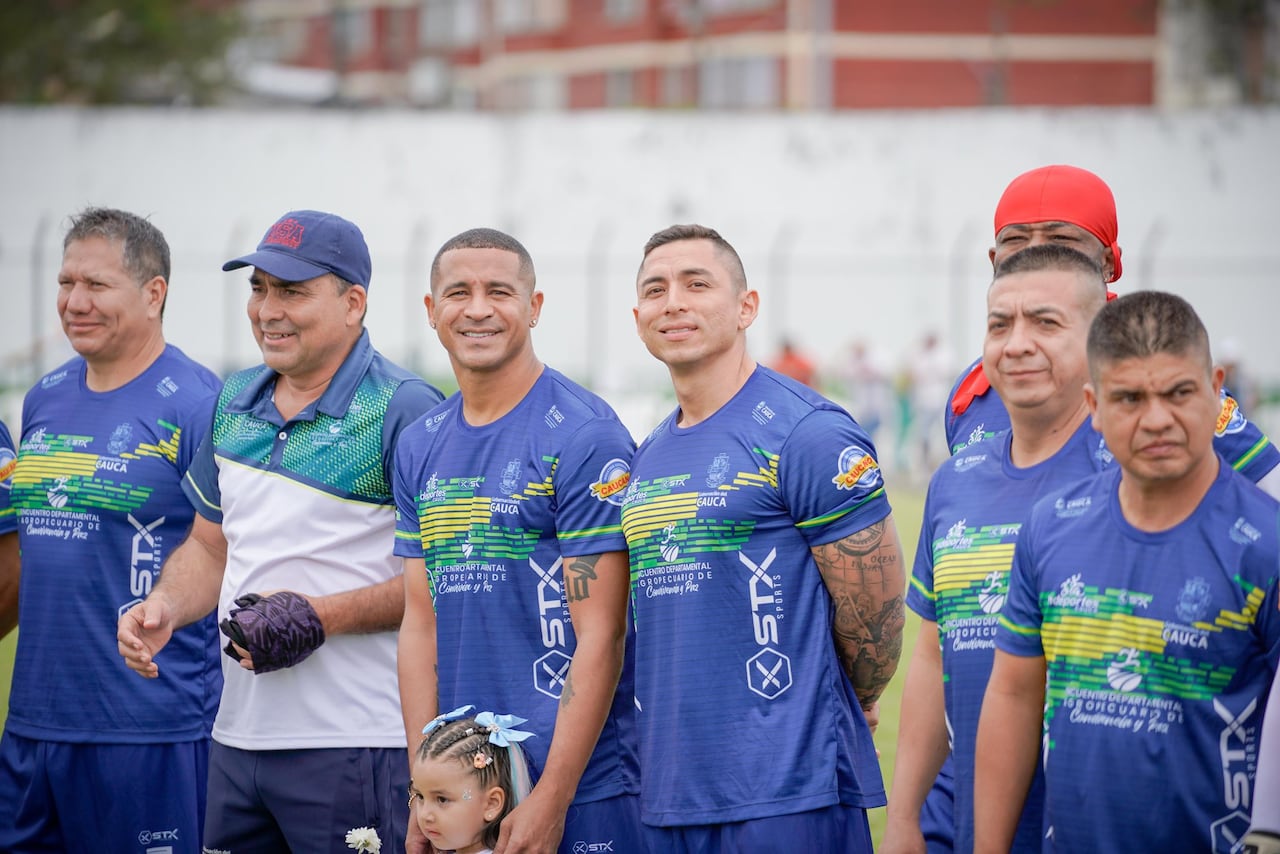 El fútbol fue la mejor excusa para integrante a los campesinos del Cauca.