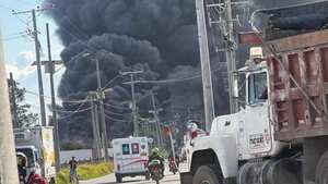 La emergencia se presentó en una empresa de químicos.