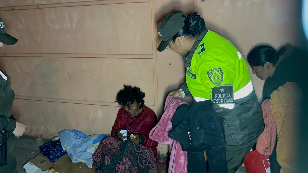 La actividad buscó brindar acompañamiento y dignificar la vida de las personas en condición de calle, a través de la entrega de ayudas y espacios de diálogo con los uniformados.