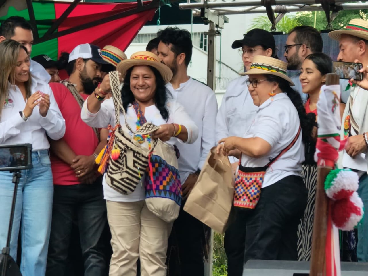 La aspirante a la vicepresidencia Aída Quilcué llegó al Parque Las Banderas de Cali