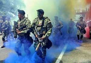 El desfile, que contó con la participación de integrantes de todas las fuerzas militares de Colombia, se llevó a cabo en la Autopista Suroriental entre la Carrera 66 y la Carrera 39. Unos 20.000 caleños disfrutaron de este evento.