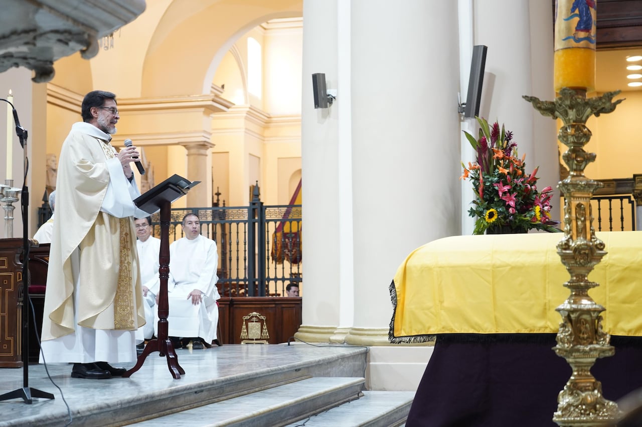 En la catedral privada se realizó el homenaje.