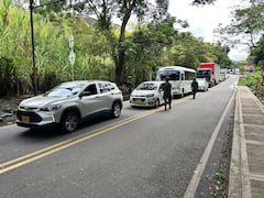 La vía Panamericana fue habilitada nuevamente tras las labores de seguridad adelantadas por el Ejército en el sector de La Depresión, donde explotó un carro bomba contra el peaje.