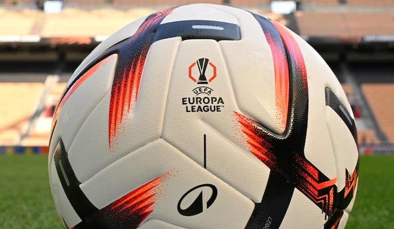 Balón con el que se juega la Europa League 2026-2027.