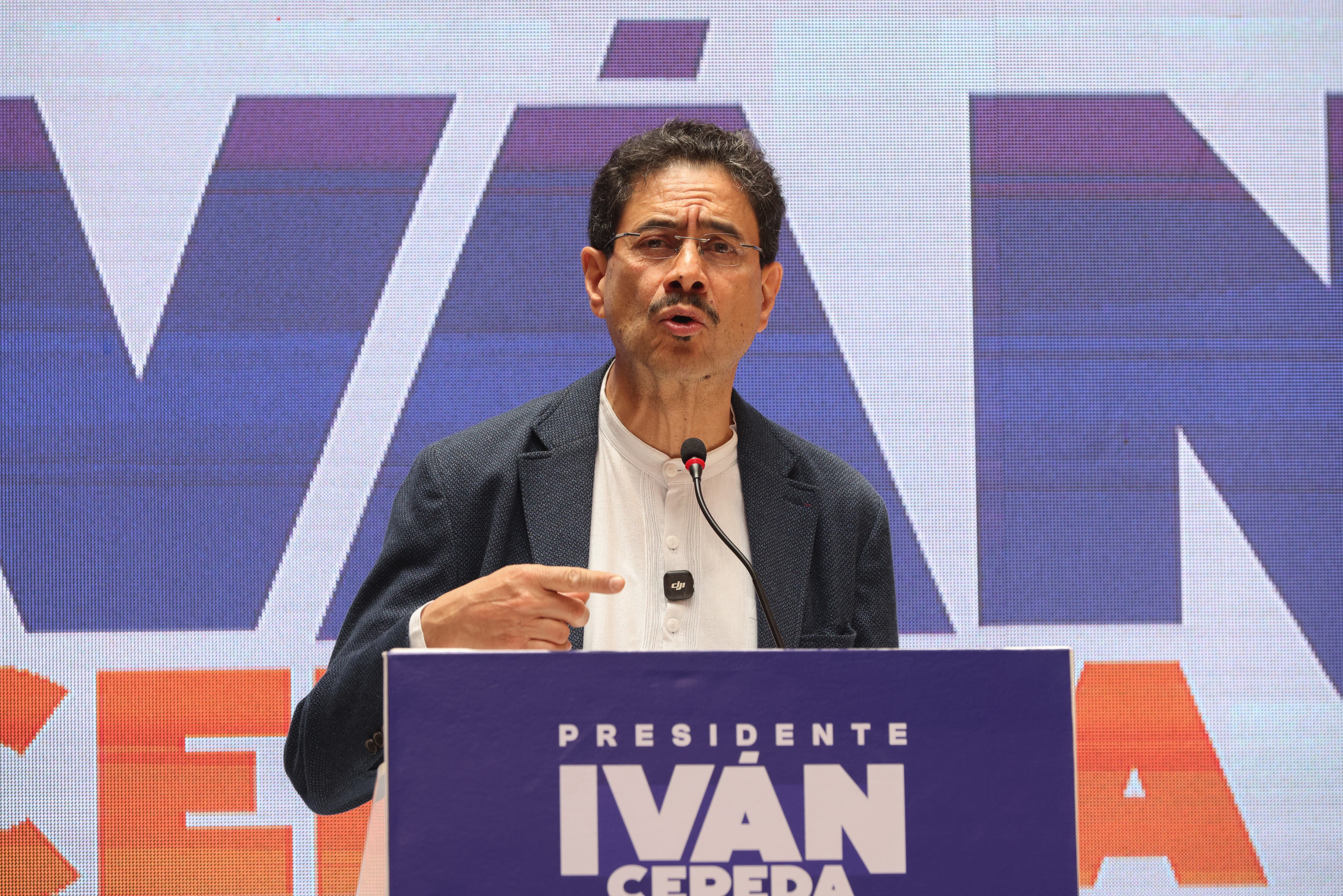 Iván Cepeda revela certificado médico y desmiente rumores sobre su salud -  El País