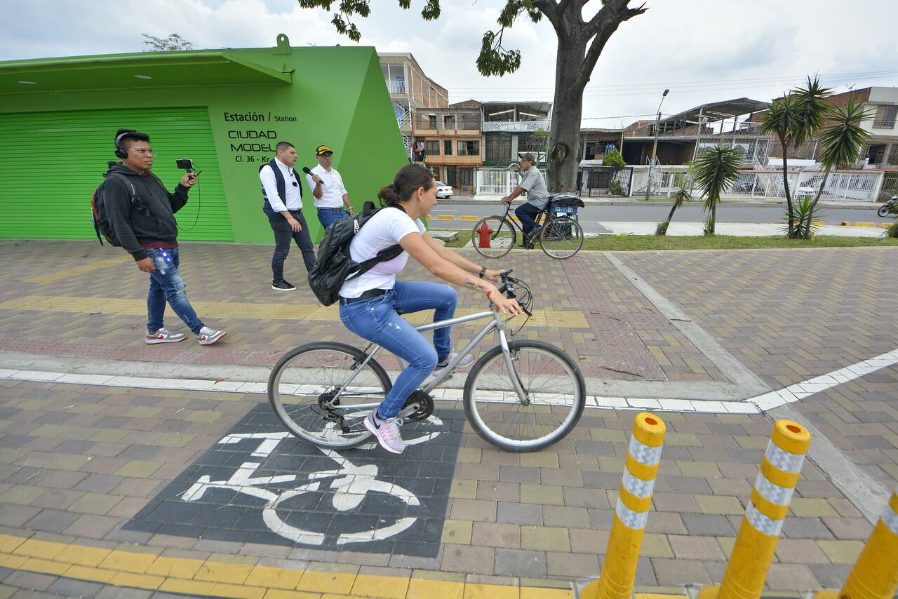 El 15 de junio entrará en operación tramo 2 de troncal del MïO de la Autopista Simón Bóliva", así lo aseguró el presidente de Metrocali, Oscár Ortiz, quien añadió que espera que por este corredor se muevan casi 200.000 caleños.
