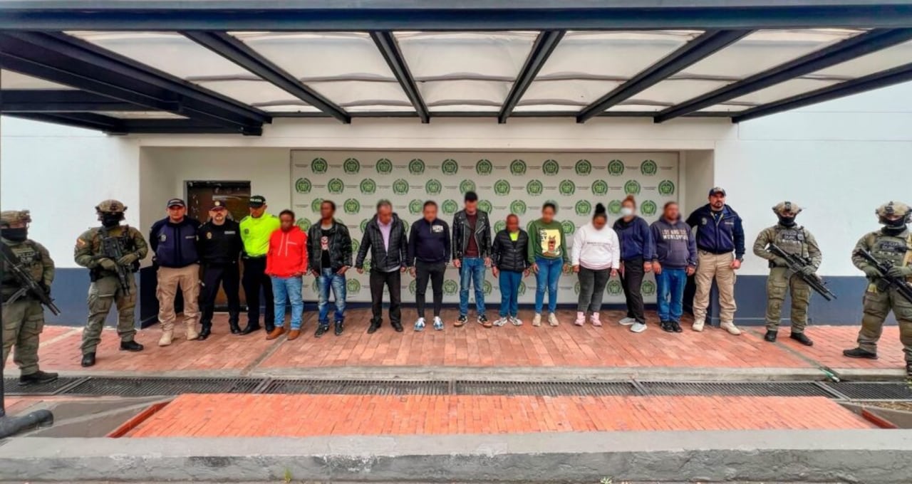 Estos son algunos de los 15 capturados de la red de falsificación de documentos.