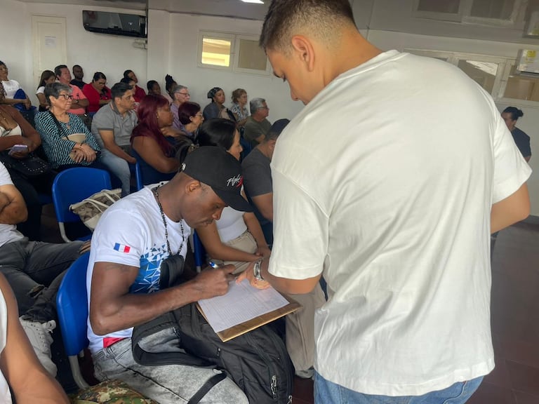 Más de 200 familias, provenientes de Buenos Aires – Cauca, reciben ayuda humanitaria