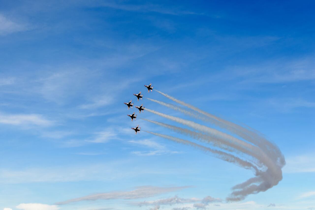 La Aeronáutica Civil de Colombia y la Fuerza Aérea Colombiana organizan la IX versión del F-AIR COLOMBIA, en Bogotá, Colombia, el 14 de julio de 2019, conmemorando los 100 años de servicio de la Fuerza Aérea Colombiana con espectáculos aéreos, exhibición de aeronaves y la participación de cientos de espectadores, militares y familias (Foto de Vanessa González/NurPhoto vía Getty Images)