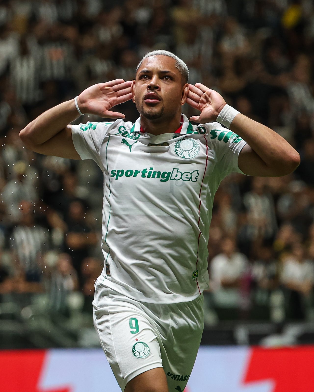 Palmeiras salvó un empate en el debut del Brasileirao 2026.