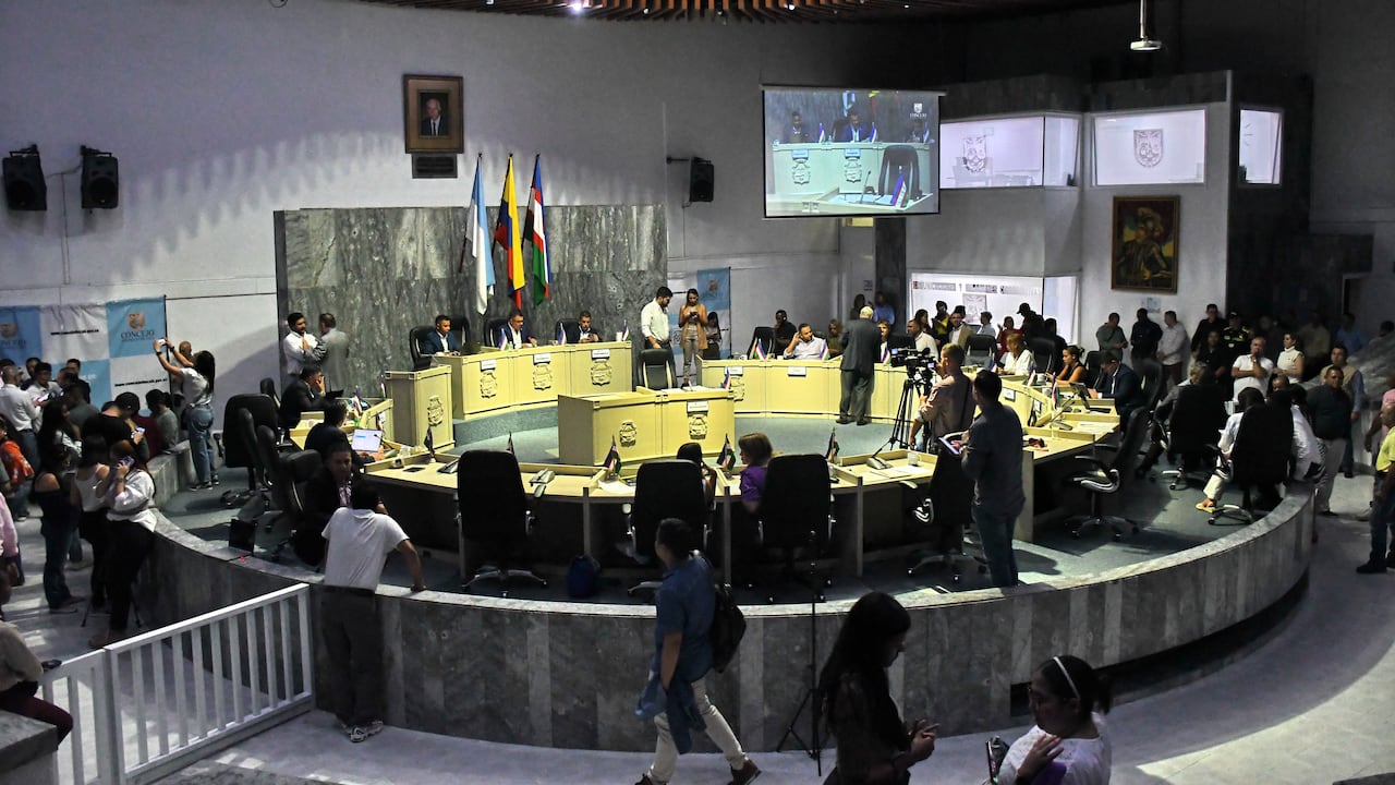 Radicación en el Concejo de Cali del proyecto de acuerdo para estudiar la posibilidad de un empréstito, Fotos Wirman Rios, Octu 16 de 2024, EL PAIS