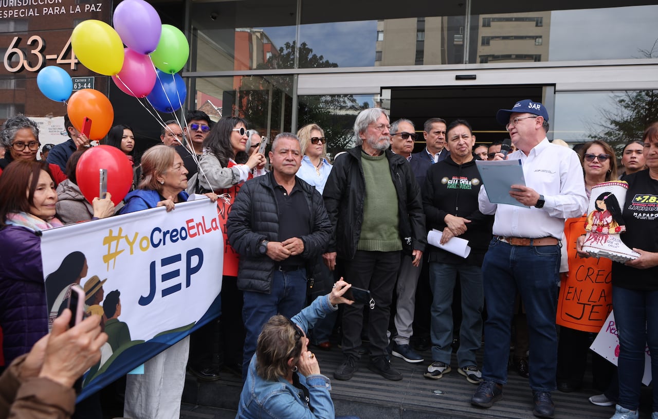 acto de apoyo a la JEP ante la amenaza de reducir su presupuesto, por ser ésta un gran esfuerzo y producto de los ACUERDOS DE PAZ.