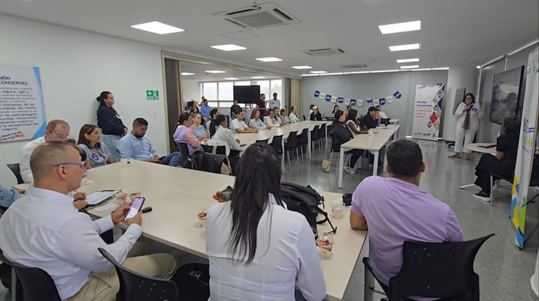 Representantes de la Fundación Colombina, Compromiso Valle y la Cámara de Comercio de Tuluá durante el evento.