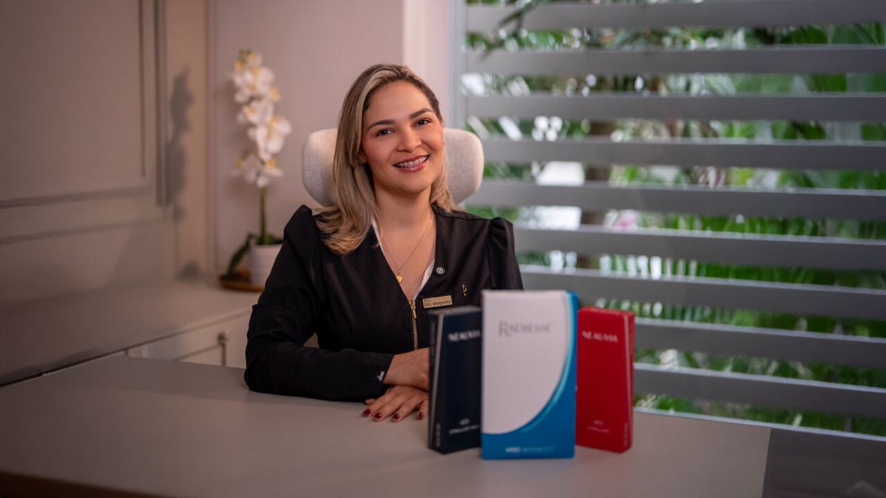 Margarita Díazgranados, directora médica de MD Medicina Estética Láser y Spa, encarna la visión de una medicina estética moderna y responsable. Bajo su dirección, la clínica consolida un equipo multidisciplinario y una oferta única en el sur de Cali.