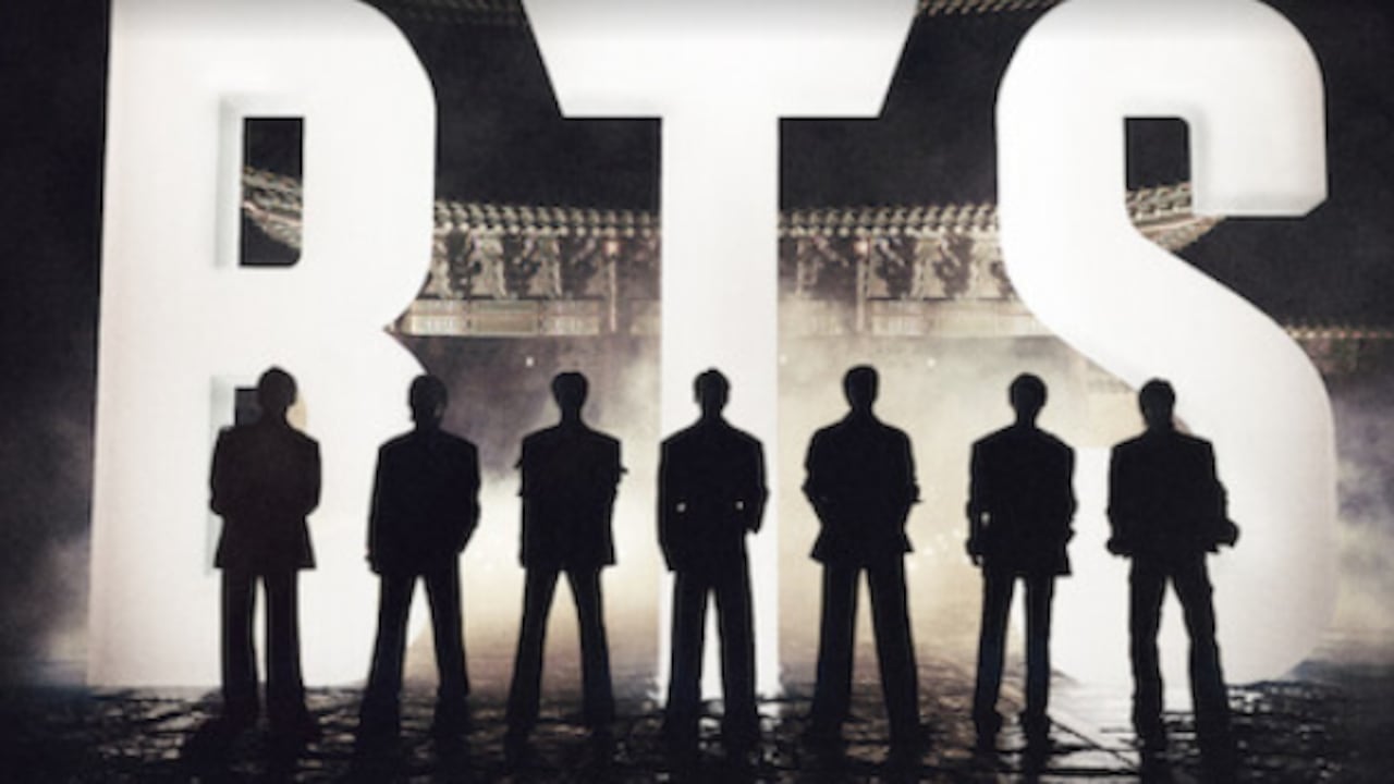 Transmisión en vivo directamente desde el histórico Gwanghwamun en Seúl, esta actuación monumental celebra el lanzamiento del nuevo y muy esperado álbum de BTS, ARIRANG.