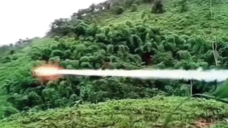 La nueva arma de las disidencias de las FARC tiene capacidad para impactar aeronaves, lo que aumenta el riesgo para vuelos civiles y militares en la región.