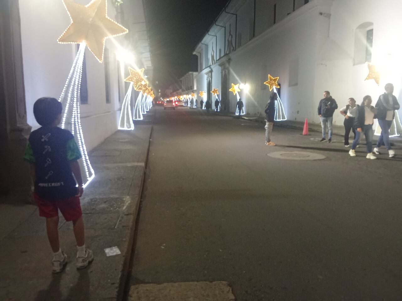 Se han instalado pesebres, figuras luminosas y pequeños montajes que convierten las cuadras del Centro Histórico de Popayán en corredores para la integración ciudadana.