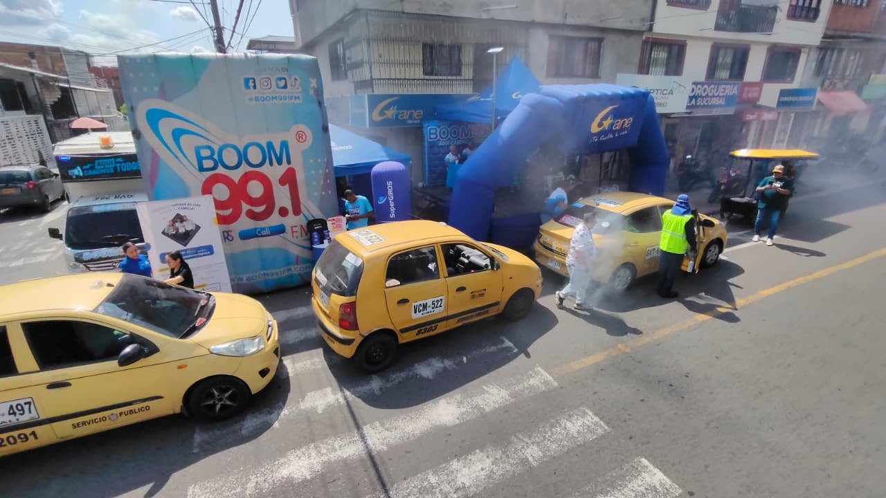 Boom 99.1 FM y El País Denuncia visitaron la Comuna 16 en una nueva Gira Comunera. 30 de enero de 2026.