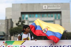 Fecode, manifestación frente a la Fiscalía, convocada por el Presidente Gustavo Petro