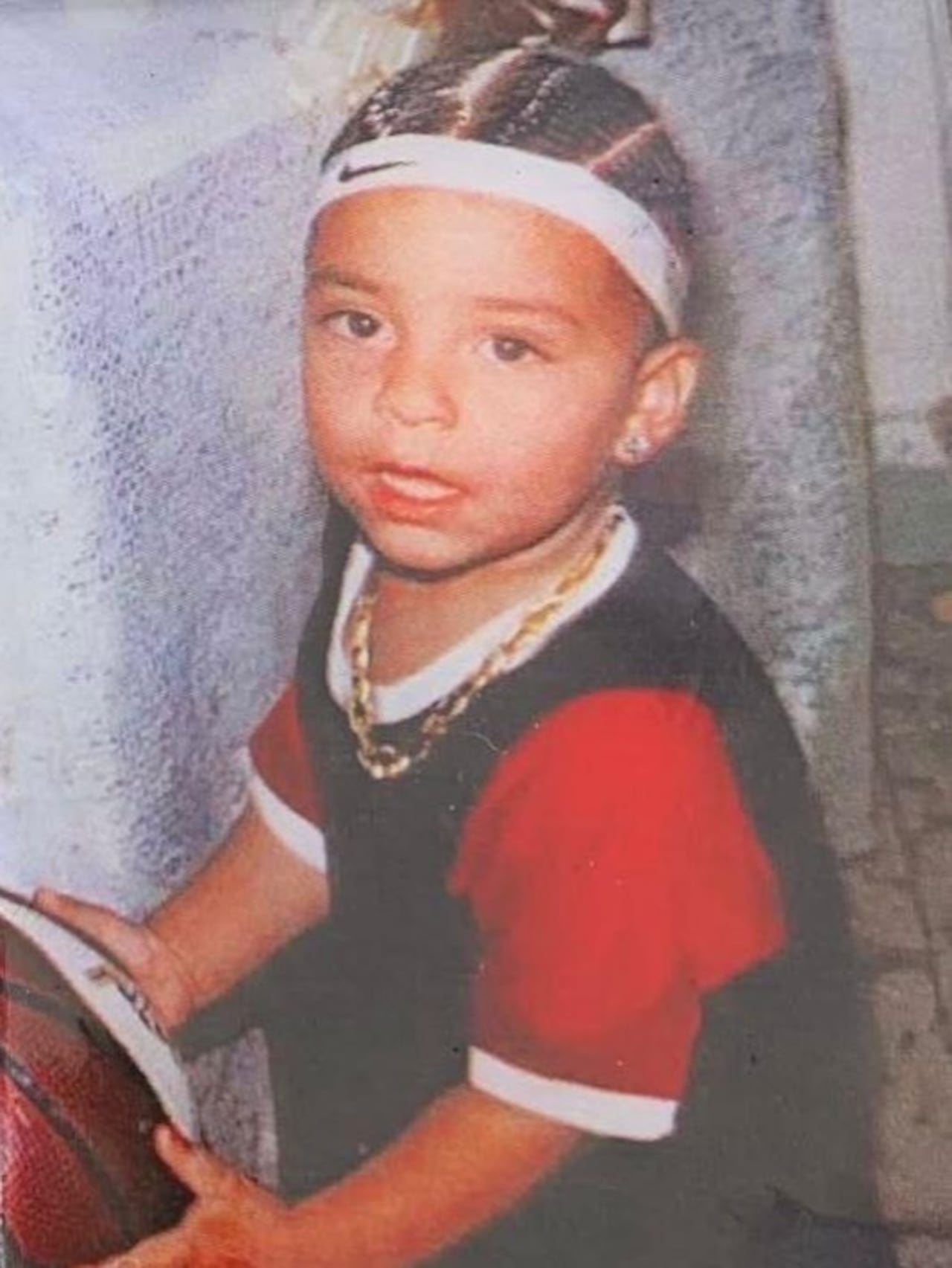 Desde niño, Bryan David mostró su interés por la música y en especial la cultura hip hoo.