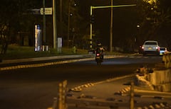Cali: Informe autopista Simón Bolívar de noche, trancones, zonas oscuras e inseguras, mal estado de la malla vial. foto José L Guzmán. EL País
