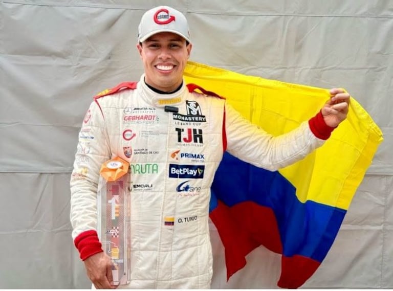 Óscar Tunjo, piloto colombiano, atraviesa uno de los mejores momentos de su carrera deportiva. El oriundo de Cali, Valle del Cauca, viene arrastrando récords en la temporada 2026 del IMSA VP Sportscar Challenge, una competición que se destaca históricamente por reunir a la élite del automovilismo de resistencia en Norteamérica