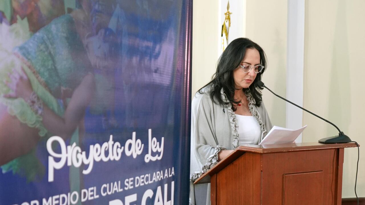 Cabal celebró la aprobación del proyecto que declara Patrimonio Cultural a la Feria de Cali, la salsa caleña y las expresiones culturales del Bulevar del Río.