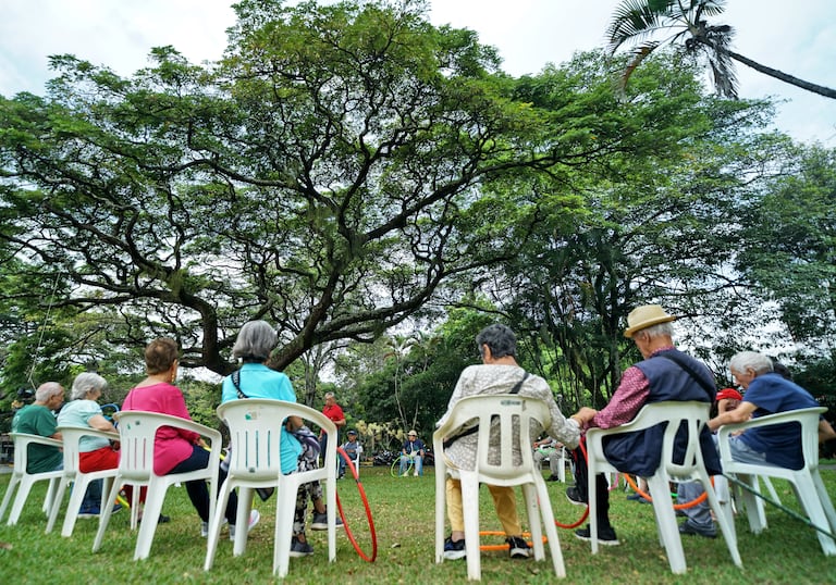 Centro Vida es un programa para el bienestar del adulto mayor, que impacta de manera positiva en sus vidas, mejorando a nivel físico, mental, emocional y espiritual, posible a través de los programas creados por la Alcaldía de Santiago de Cali y la Secretaría de Bienestar Social, operado por la E.S.E. San Miguel. Foto Jorge Orozco