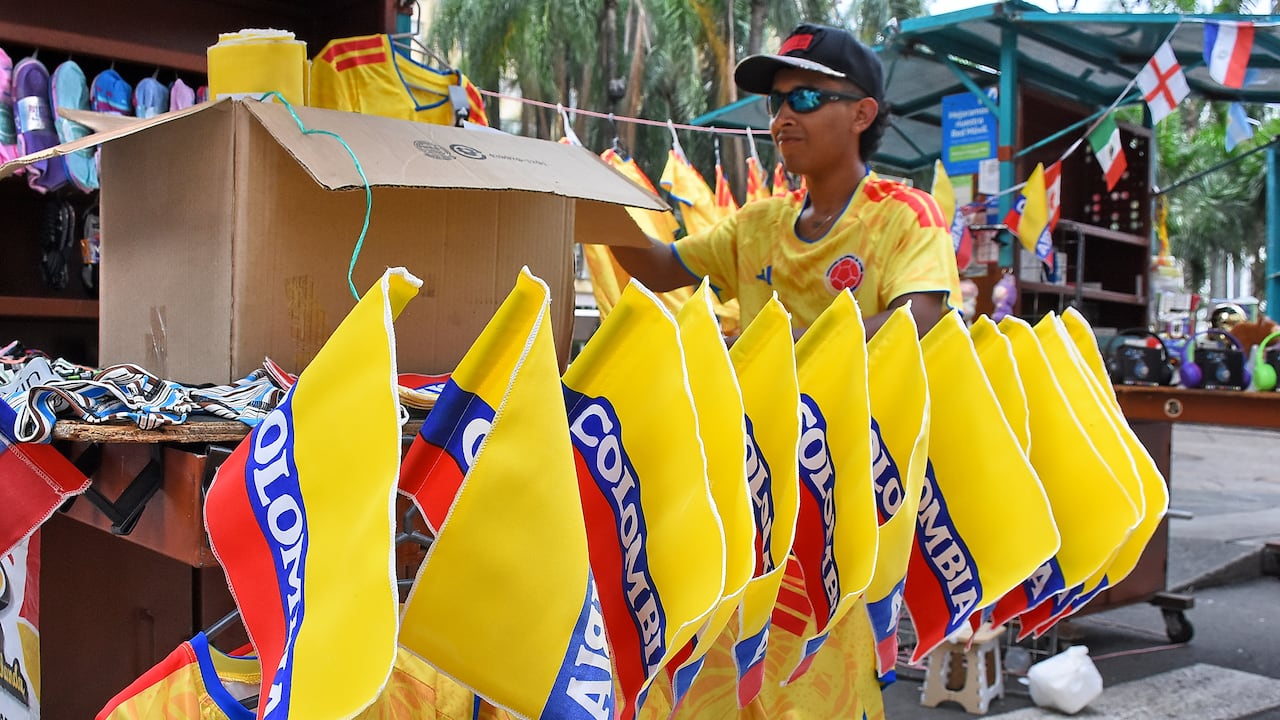 Se activan las ventas informales por fiebre mundialista.
