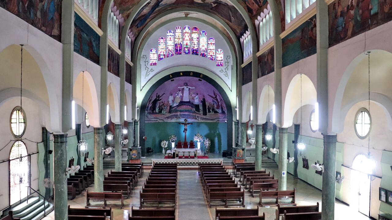 Templo votivo del Sagrado Corazón. Colegio Bermans foto Bernardo Peña.