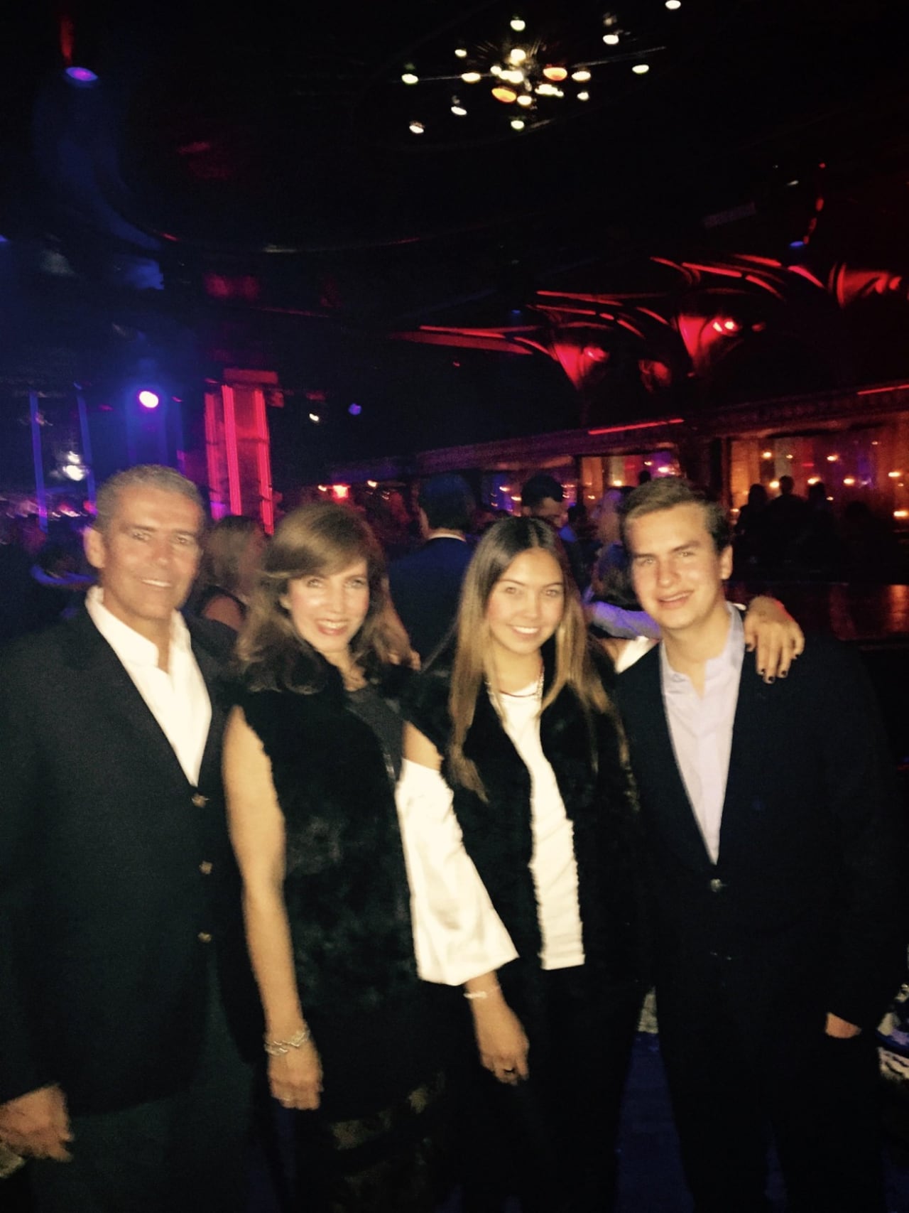 María Isabel Lacouture Gómez con su familia.