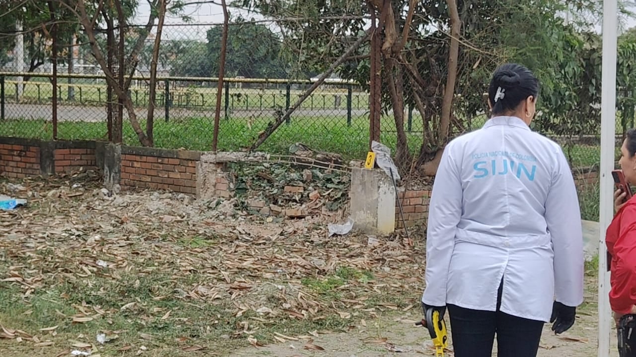 El atentado se registró hacia las 3:55 a.m., cuando dos explosiones fueron escuchadas por habitantes del sector Mariano Ramos.