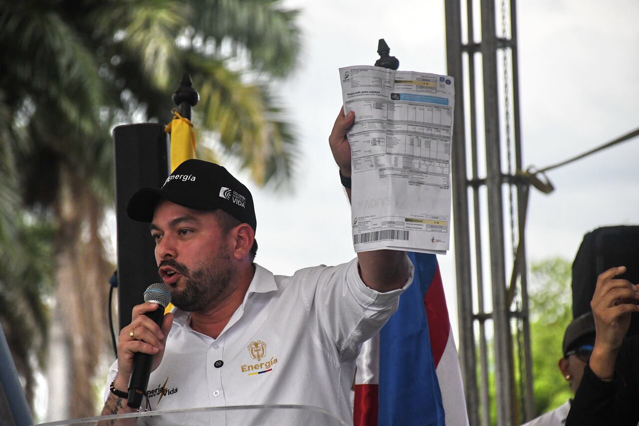 Cali: Presentación del programa Hogares Enérgicamente Sostenible, con presencia del Ministro de Minas, Edwin Palmas. foto José L Guzmán El País