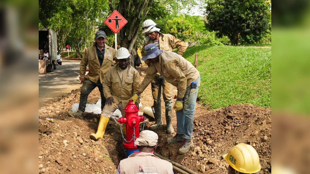 Trabajos de acueducto, agua y energía Emcali