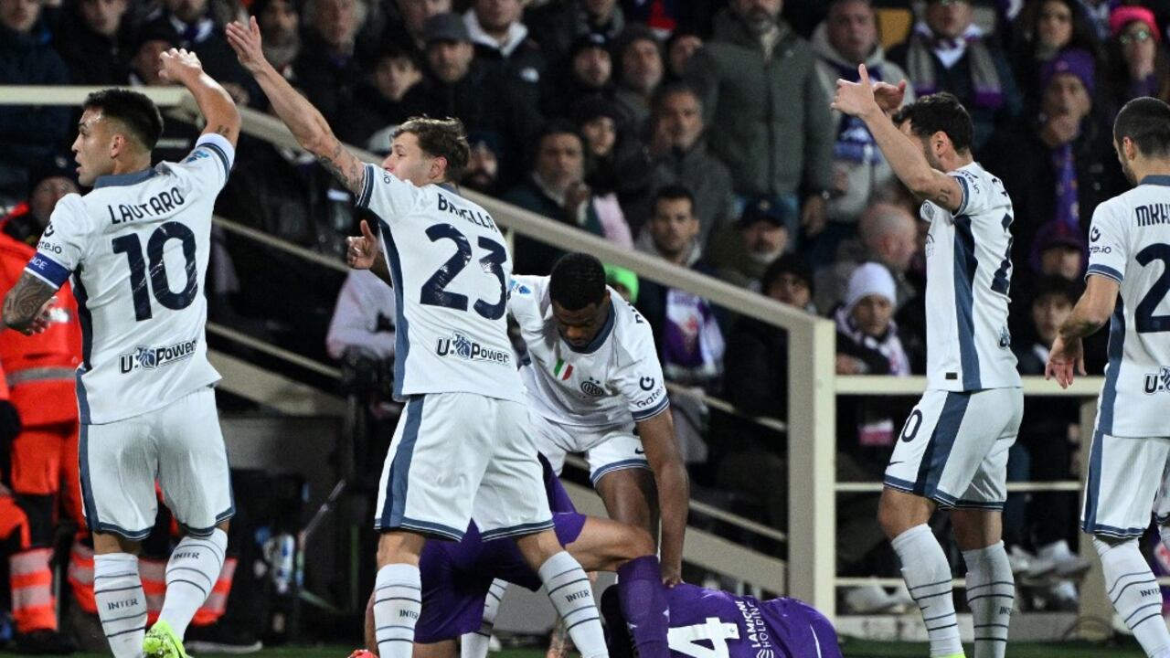 Edoardo Bove se desplomó en medio del partido entre Fiorentina e Inter de Milán.