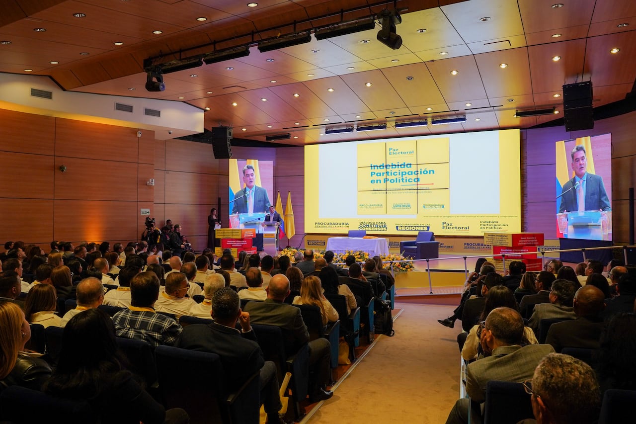 Funcionarios y asistentes acompañaron el lanzamiento de la nueva estrategia de pedagogía electoral.