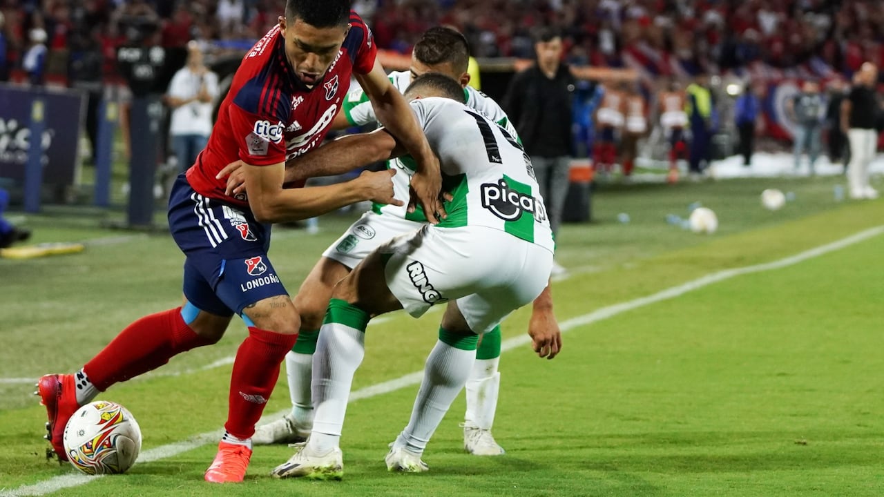 Imagen del partido entre Independiente Medellín y Atlético Nacional por la fecha 2 del cuadrangular semifinal del Grupo B.