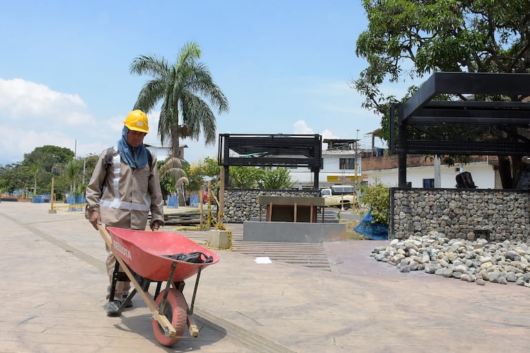 En el Boulevar de Oriente continúan los avances de obra de este proyecto de la administración municipal y que beneficia a los residentes del sector.