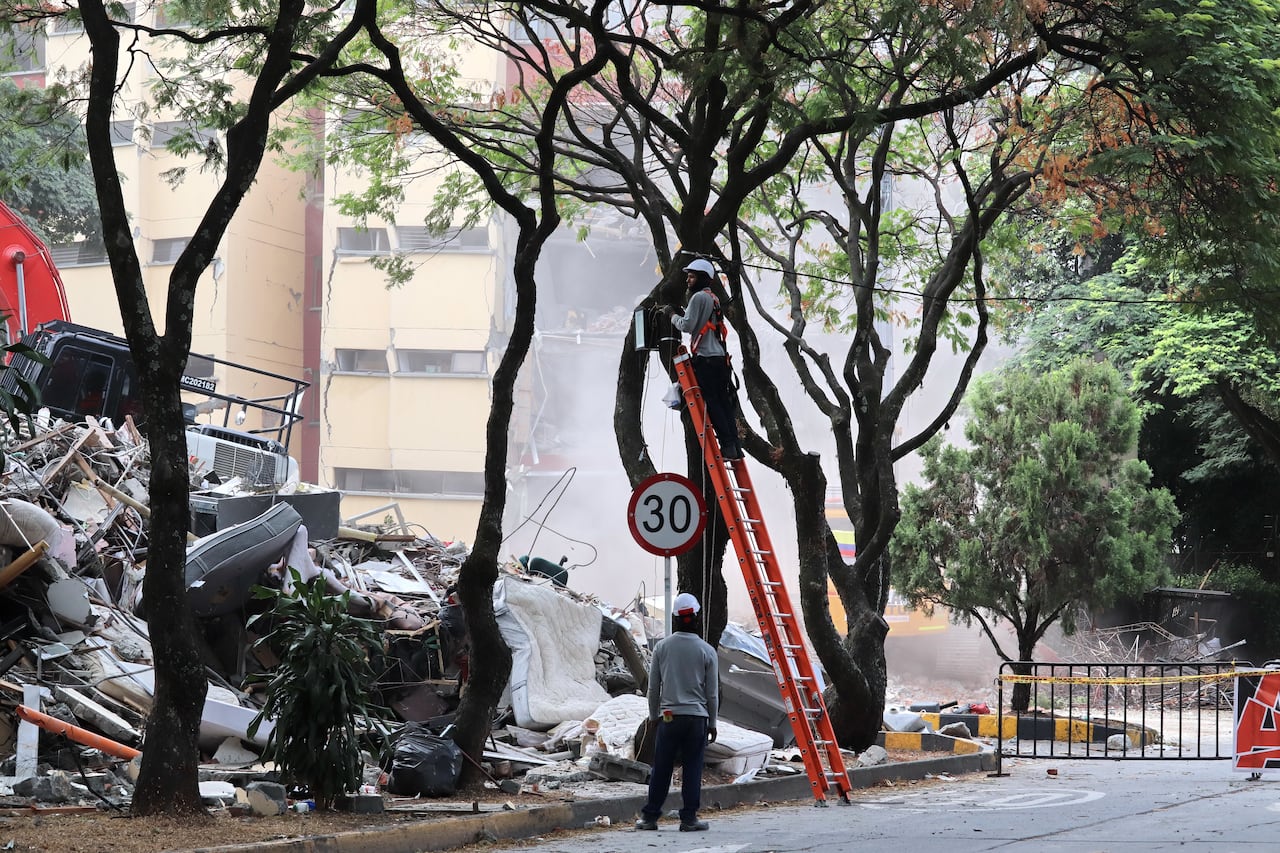 Demoliciones de los edificios Guadalupe y Molino Rojo en el sur de Cali.