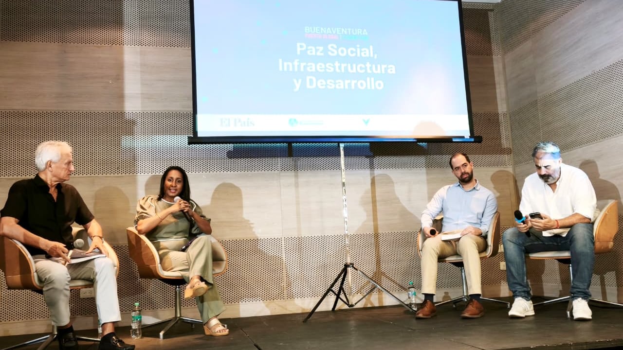 Los retos de infraestructura de Buenaventura fueron motivo de conversación en el foro.
