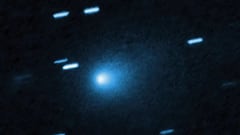El telescopio espacial Hubble capturó esta impresionante imagen del cometa interestelar 3I/ATLAS mientras atravesaba nuestro sistema solar a 209.000 km/h.
