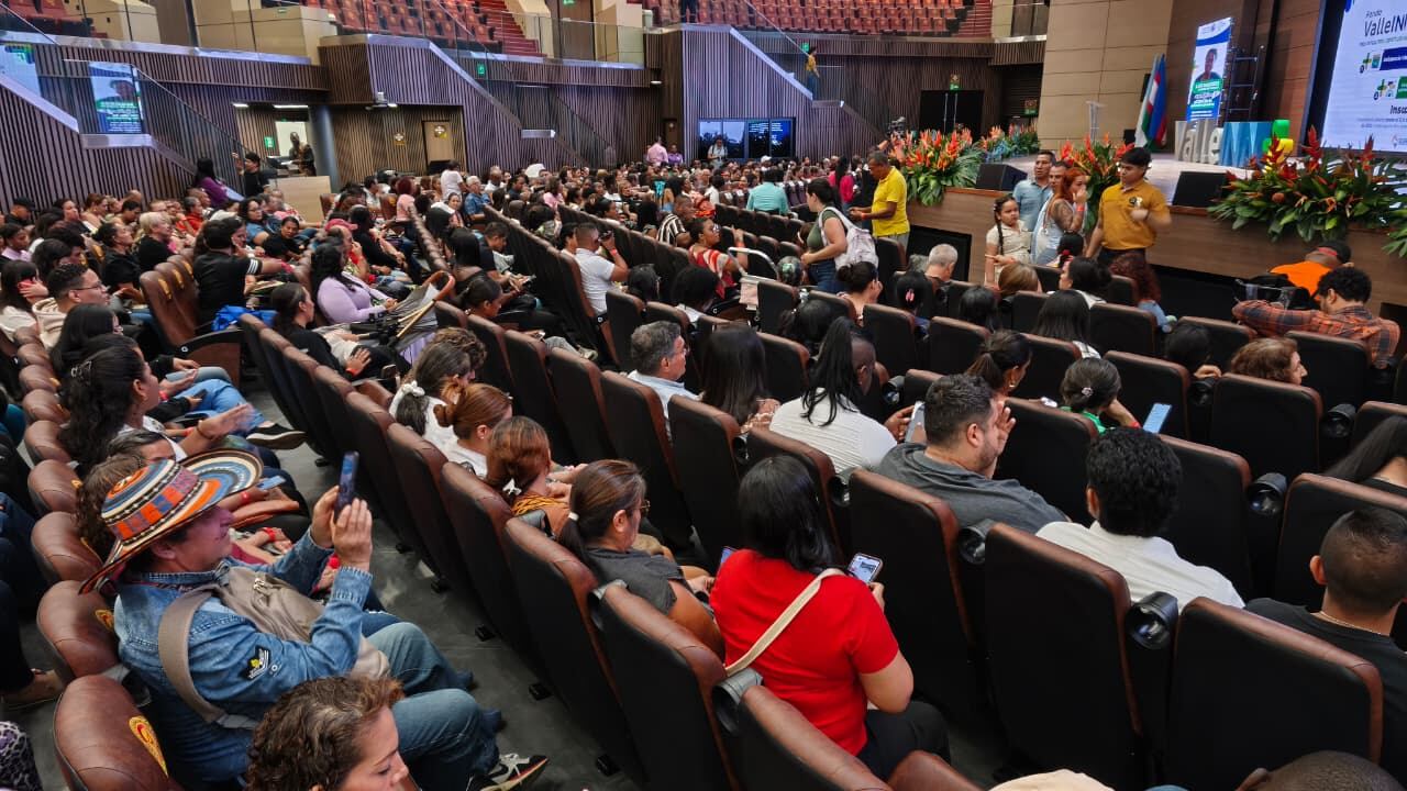 Gobernación del Valle lanza ValleINN+ para impulsar el emprendimiento en 26 municipios