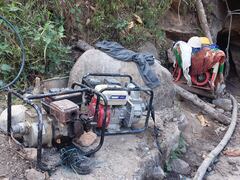 También destruyeron las máquinas que eran usadas en esta actividad ilegal, confirmó la Policía Nacional.