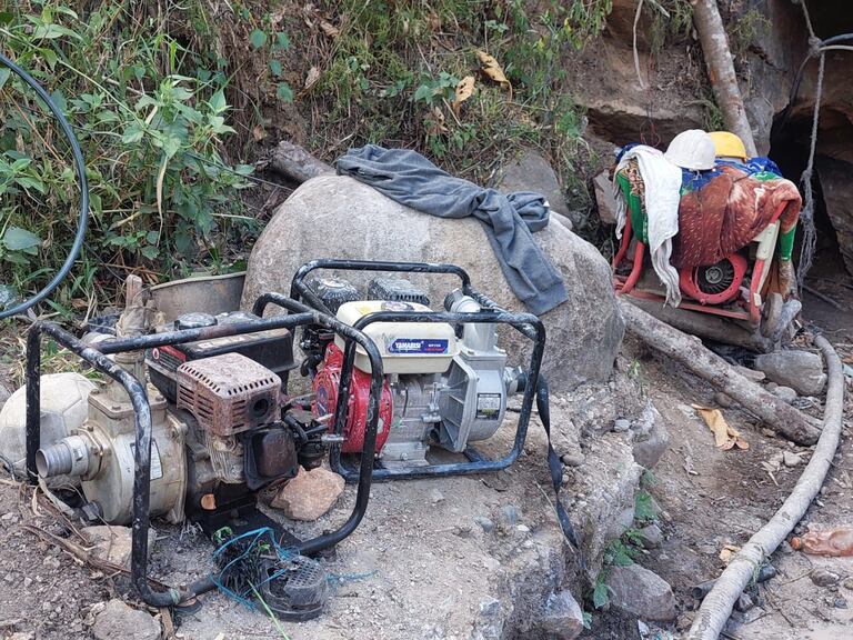 También destruyeron las máquinas que eran usadas en esta actividad ilegal, confirmó la Policía Nacional.