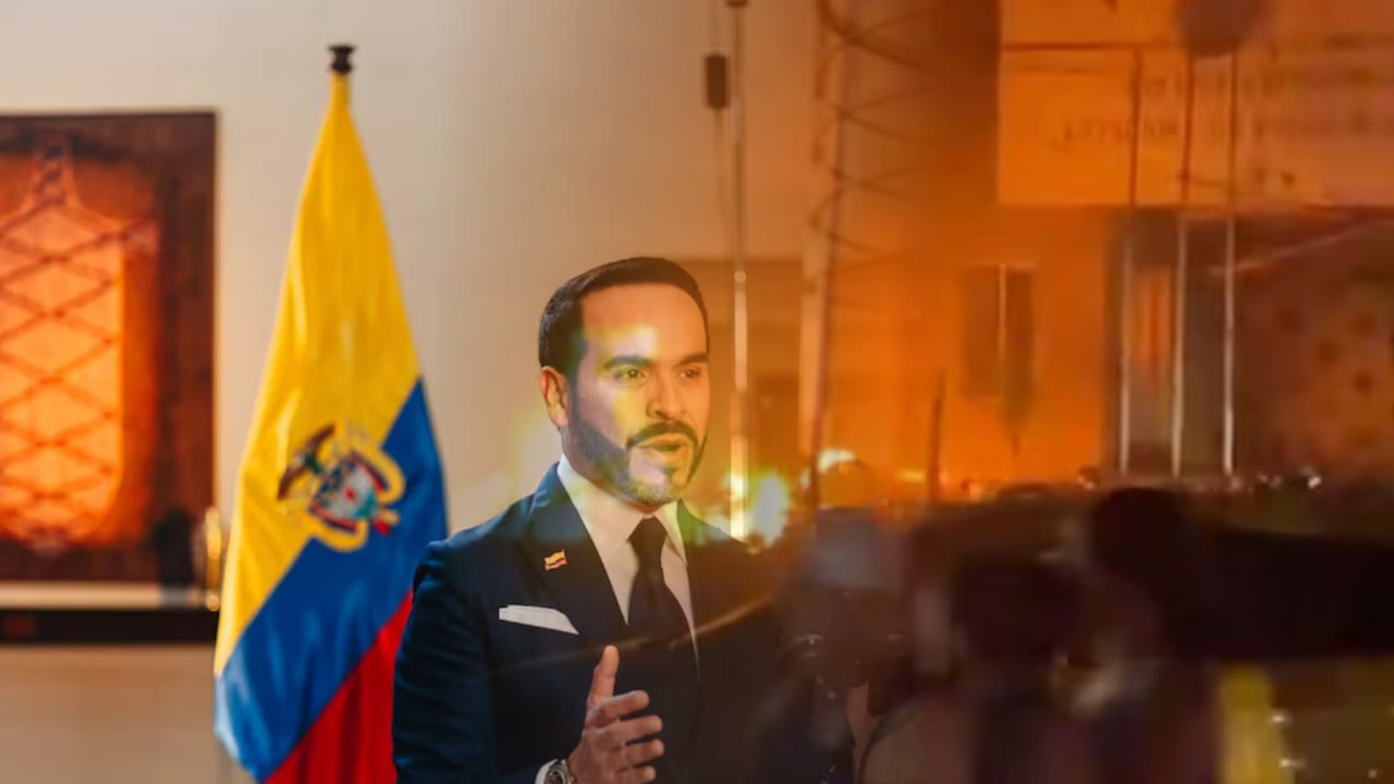 El mandatario confirmó que asistirá personalmente a la cita extraordinaria con toda la cúpula de la Fuerza Pública tras la explosión de un carro bomba.