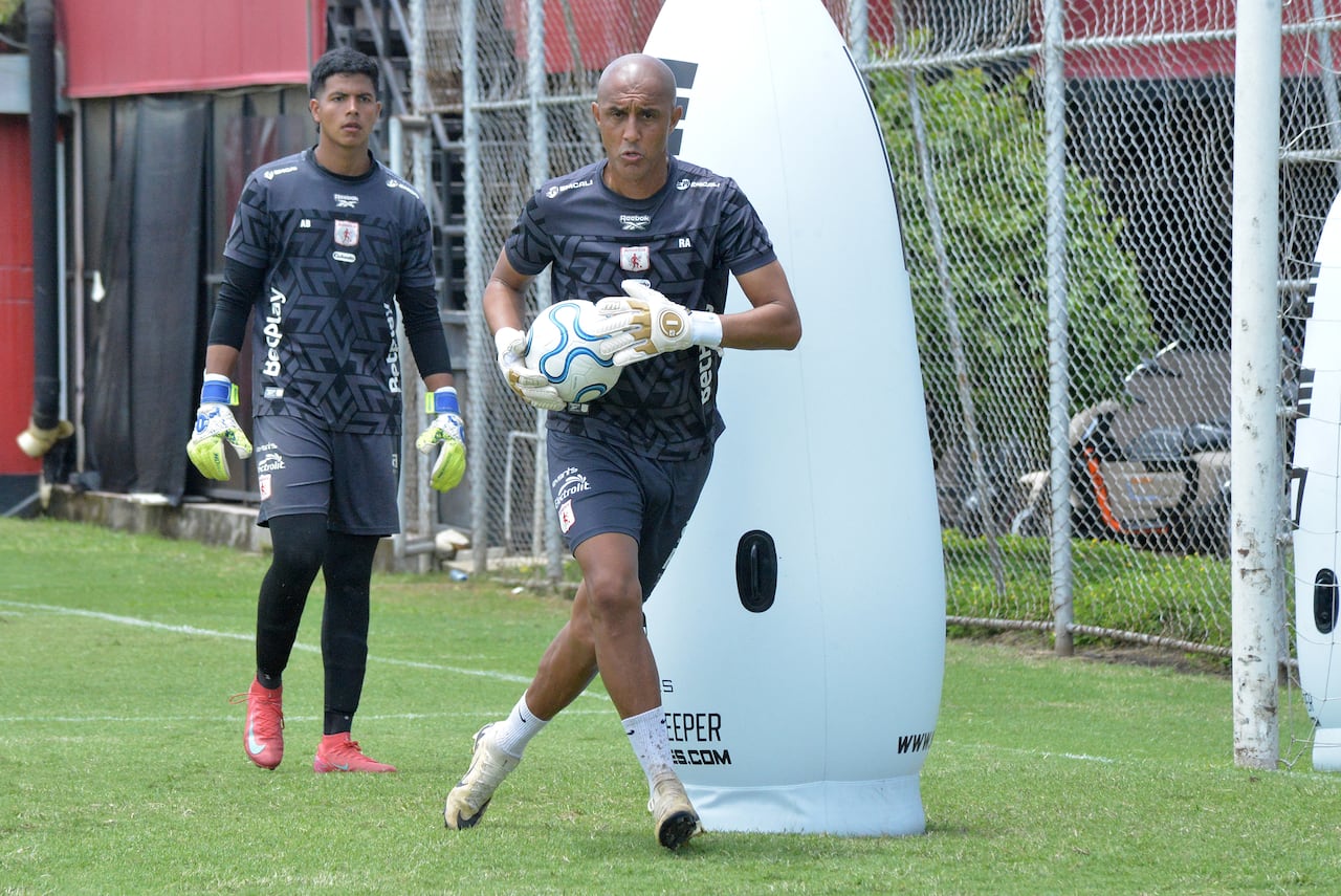 Ricardo Ribeiro Entrenador de Arqueros del América