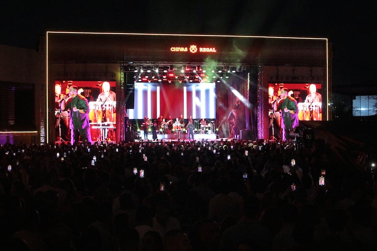 Chivas House 2025 reunió a más de 5.000 personas en el Centro de Eventos Valle del Pacífico, en una noche que combinó música en vivo, una puesta en escena de gran formato y el espíritu festivo que da inicio a la Feria de Cali.